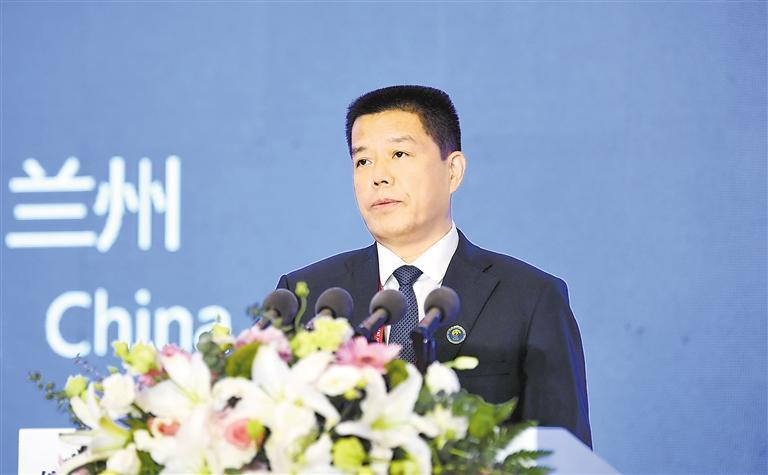 兰州张建平职务变动揭秘，小巷美食探索之旅的背后故事