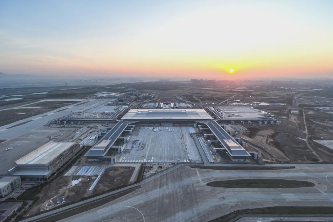 新郑机场三期建设最新进展，航空枢纽蓬勃发展