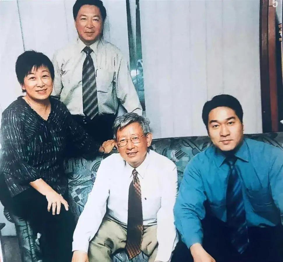 聚焦热点时事时评，共话时代变迁新篇章